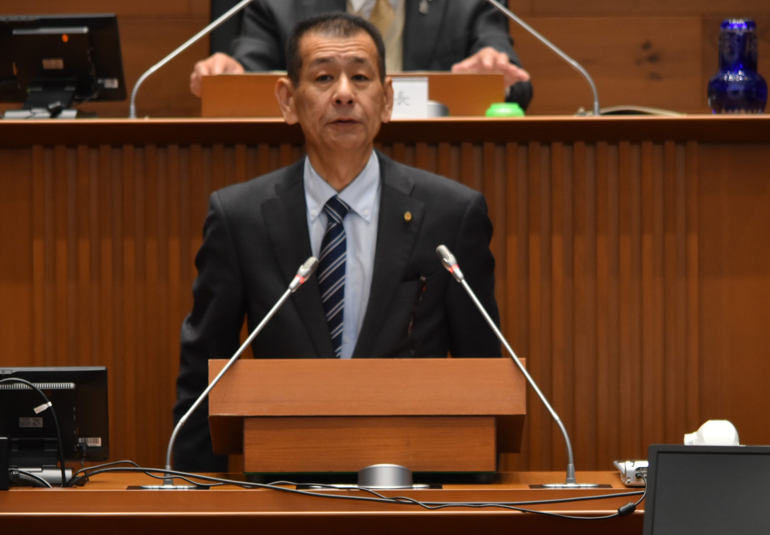 予算決算常任委員会全体会での迫哲郎議員の討論